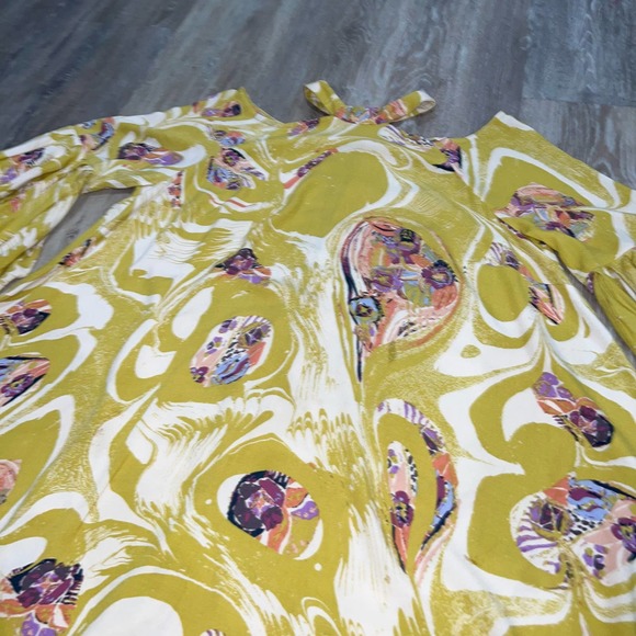 Free People Oversized Floral Shirt Size X Small - Picture 8 of 8